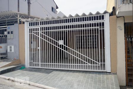 Casa à venda com 210m², 4 quartos e 2 vagas Casa à venda com 210m², 4 quartos e 2 vagasFachada