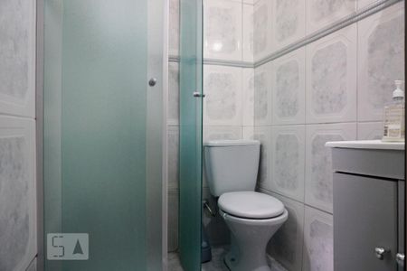 Casa à venda com 210m², 4 quartos e 2 vagas Casa à venda com 210m², 4 quartos e 2 vagasCasa 1 - Banheiro da Suíte
