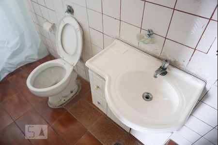 Casa à venda com 210m², 4 quartos e 2 vagas Casa à venda com 210m², 4 quartos e 2 vagasCasa 2 - Banheiro da Suíte