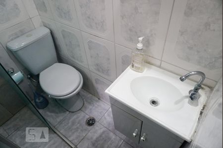 Casa à venda com 210m², 4 quartos e 2 vagas Casa à venda com 210m², 4 quartos e 2 vagasCasa 1 - Banheiro da Suíte