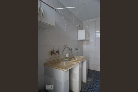 Casa à venda com 210m², 4 quartos e 2 vagas Casa à venda com 210m², 4 quartos e 2 vagasCasa 1 - Lavanderia