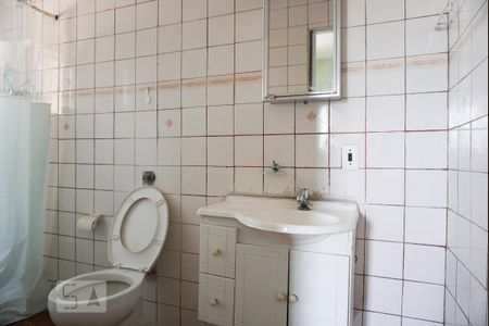 Casa à venda com 210m², 4 quartos e 2 vagas Casa à venda com 210m², 4 quartos e 2 vagasCasa 2 - Banheiro da Suíte
