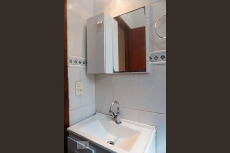 Casa à venda com 210m², 4 quartos e 2 vagas Casa à venda com 210m², 4 quartos e 2 vagasCasa 1 - Banheiro