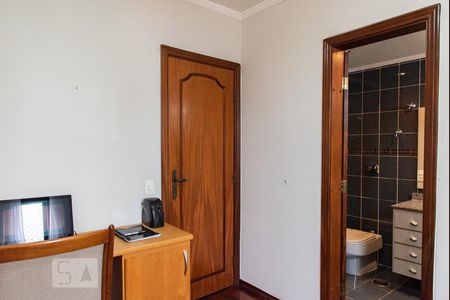 Apartamento à venda com 200m², 4 quartos e 4 vagasSuíte 1