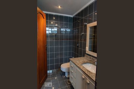 Apartamento à venda com 200m², 4 quartos e 4 vagasBanheiro da suíte 1