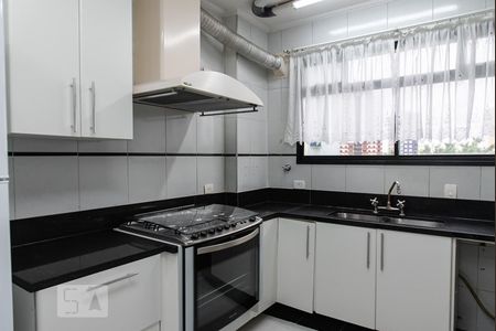 Apartamento à venda com 200m², 4 quartos e 4 vagasCozinha