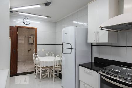 Apartamento à venda com 200m², 4 quartos e 4 vagasCozinha