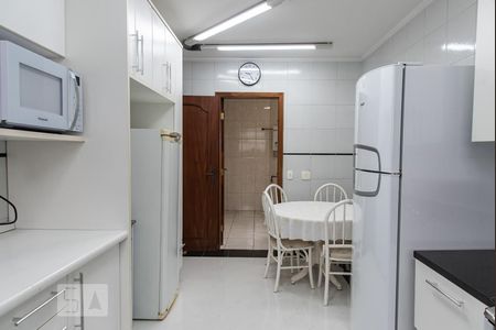 Apartamento à venda com 200m², 4 quartos e 4 vagasCozinha