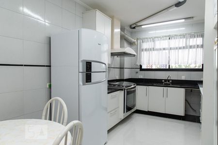 Apartamento à venda com 200m², 4 quartos e 4 vagasCozinha