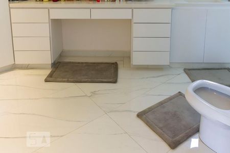 Apartamento para alugar com 80m², 1 quarto e 2 vagasBanheiro da suíte