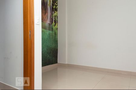 Quarto 2 de apartamento para alugar com 2 quartos, 60m² em Santa Mônica, Uberlândia