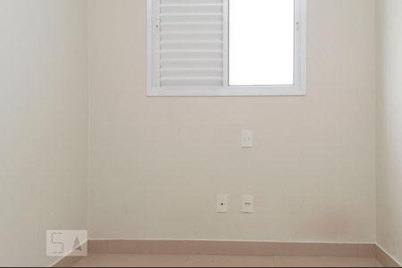 Quarto 1 de apartamento para alugar com 2 quartos, 60m² em Santa Mônica, Uberlândia
