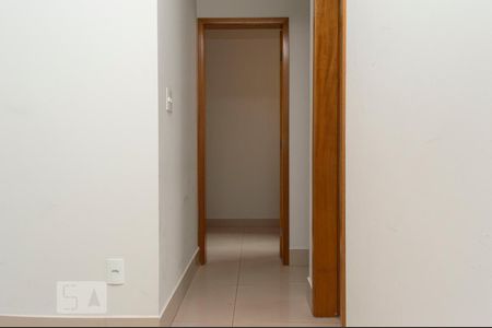 Sala de apartamento para alugar com 2 quartos, 60m² em Santa Mônica, Uberlândia