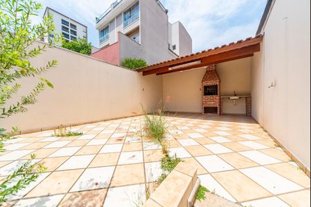 Casa à venda com 286m², 4 quartos e 4 vagas Casa à venda com 286m², 4 quartos e 4 vagasQuintal Fundos