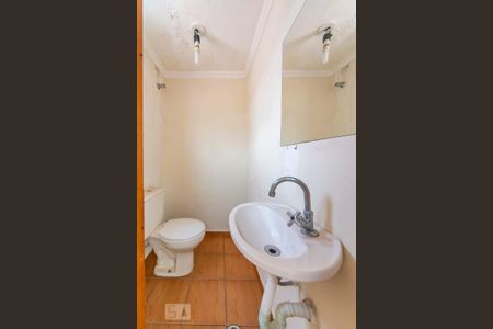 Casa à venda com 286m², 4 quartos e 4 vagas Casa à venda com 286m², 4 quartos e 4 vagasLavabo do Sótão