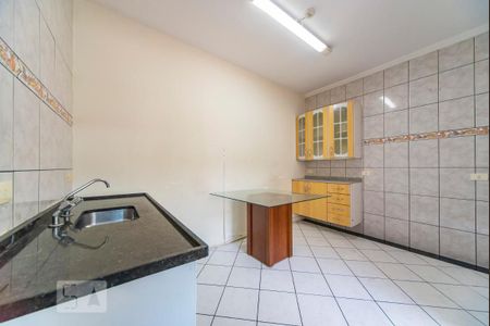 Casa à venda com 286m², 4 quartos e 4 vagas Casa à venda com 286m², 4 quartos e 4 vagasCozinha
