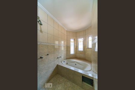 Casa à venda com 286m², 4 quartos e 4 vagas Casa à venda com 286m², 4 quartos e 4 vagasBanheiro do Quarto 4