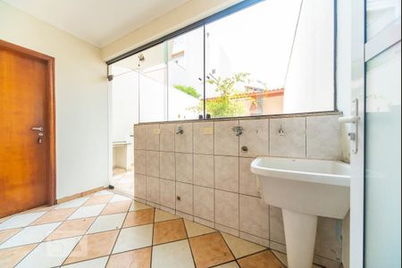 Casa à venda com 286m², 4 quartos e 4 vagas Casa à venda com 286m², 4 quartos e 4 vagasÁrea de Serviço