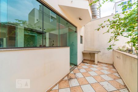 Casa à venda com 286m², 4 quartos e 4 vagas Casa à venda com 286m², 4 quartos e 4 vagasQuintal Fundos