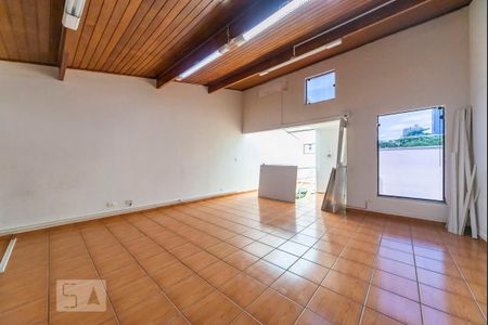 Casa à venda com 286m², 4 quartos e 4 vagas Casa à venda com 286m², 4 quartos e 4 vagasSótão
