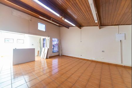 Casa à venda com 286m², 4 quartos e 4 vagas Casa à venda com 286m², 4 quartos e 4 vagasSótão