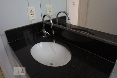 Apartamento para alugar com 47m², 2 quartos e 1 vagaBanheiro - pia