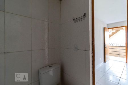 Banheiro de kitnet/studio para alugar com 1 quarto, 20m² em Vila Baruel, São Paulo