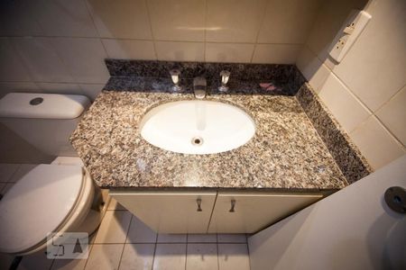 Apartamento à venda com 73m², 3 quartos e 2 vagasBanheiro social