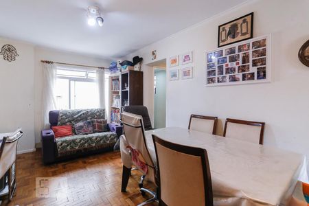 Apartamento à venda com 77m², 2 quartos e 1 vagaSala