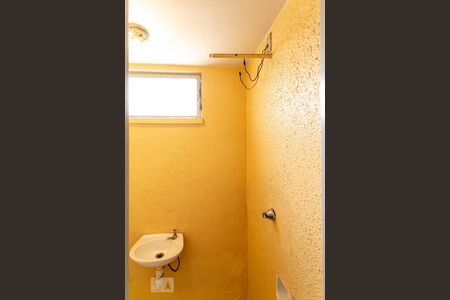 Apartamento para alugar com 83m², 3 quartos e 2 vagasBanheiro de Serviço