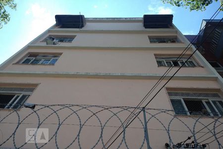 Apartamento à venda com 63m², 2 quartos e 1 vaga Apartamento à venda com 63m², 2 quartos e 1 vagaFachada do bloco