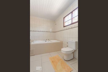 Banheiro da Suíte de casa à venda com 2 quartos, 332m² em Alto Petrópolis, Porto Alegre