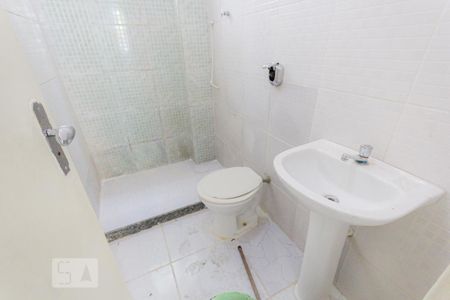 Banheiro Social 1 de casa de condomínio para alugar com 2 quartos, 120m² em Jacarepaguá, Rio de Janeiro