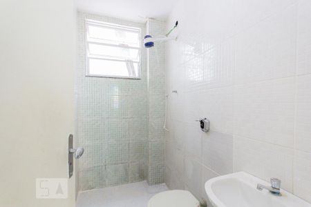 Banheiro Social 1 de casa de condomínio para alugar com 2 quartos, 120m² em Jacarepaguá, Rio de Janeiro