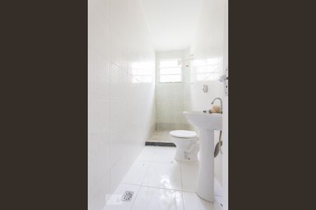 Casa de condomínio para alugar com 120m², 2 quartos e 1 vaga Casa de condomínio para alugar com 120m², 2 quartos e 1 vagaBanheiro Social 2