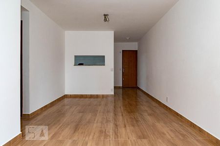 Apartamento à venda com 74m², 3 quartos e 1 vaga Apartamento à venda com 74m², 3 quartos e 1 vagaSala