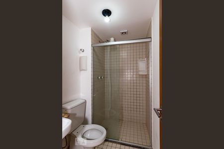 Apartamento à venda com 74m², 3 quartos e 1 vaga Apartamento à venda com 74m², 3 quartos e 1 vagaBanheiro