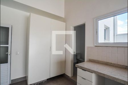 Apartamento à venda com 100m², 2 quartos e 1 vagaÁrea de Serviço