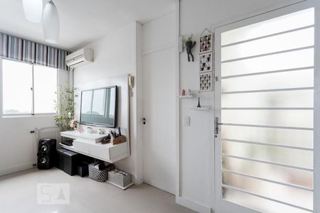 Sala de apartamento à venda com 3 quartos, 54m² em Sarandi, Porto Alegre