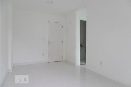 Sala de apartamento para alugar com 1 quarto, 42m² em Recreio dos Bandeirantes, Rio de Janeiro