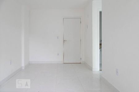 Sala de apartamento para alugar com 1 quarto, 42m² em Recreio dos Bandeirantes, Rio de Janeiro