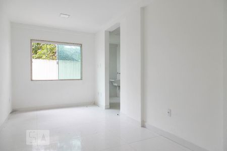 Sala de apartamento para alugar com 1 quarto, 42m² em Recreio dos Bandeirantes, Rio de Janeiro