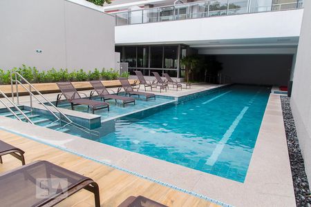 Studio à venda com 29m², 1 quarto e sem vagaÁrea comum - Piscina