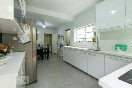 Casa à venda com 217m², 4 quartos e 4 vagasCozinha