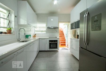 Casa à venda com 217m², 4 quartos e 4 vagasCozinha