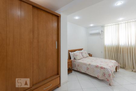 Suíte de apartamento para alugar com 3 quartos, 200m² em Tijuca, Rio de Janeiro