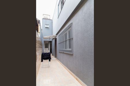 Casa para alugar com 200m², 4 quartos e 2 vagas Casa para alugar com 200m², 4 quartos e 2 vagasCorredor externo