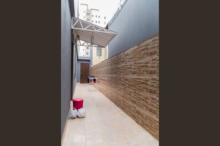 Casa para alugar com 200m², 4 quartos e 2 vagas Casa para alugar com 200m², 4 quartos e 2 vagasCorredor externo