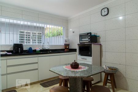 Casa para alugar com 200m², 4 quartos e 2 vagas Casa para alugar com 200m², 4 quartos e 2 vagasCozinha