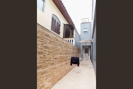 Casa para alugar com 200m², 4 quartos e 2 vagas Casa para alugar com 200m², 4 quartos e 2 vagasCorredor externo